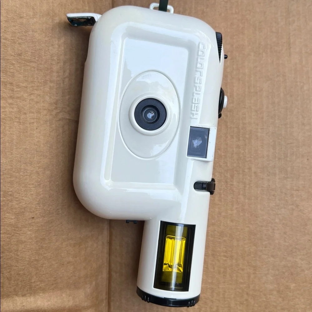 White Lomography Color Splash Camera 35mm w/ 2 Covers